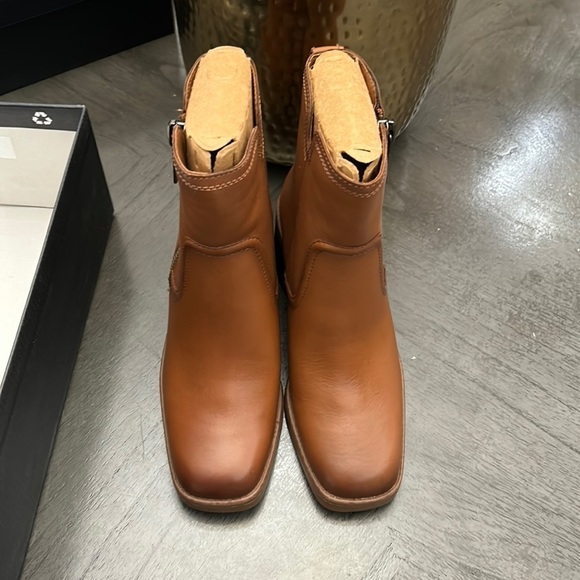 Naturalizer Emmy Block Heel Bootie in English Tea Leather (WIDE) - Picture 5 of 12